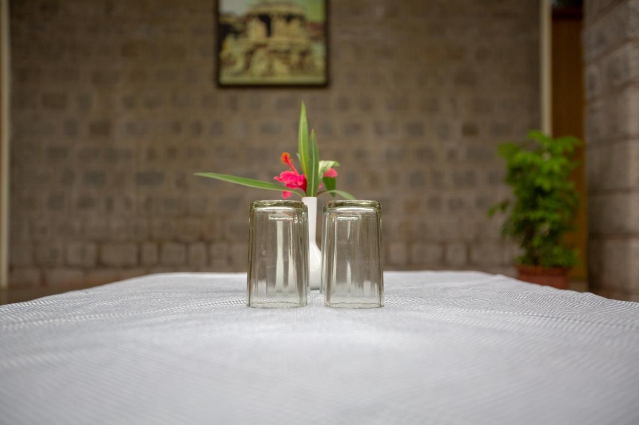 Kstdc Hotel Mayura Bhuvaneshwari Kamalapur Hampi Exteriör bild