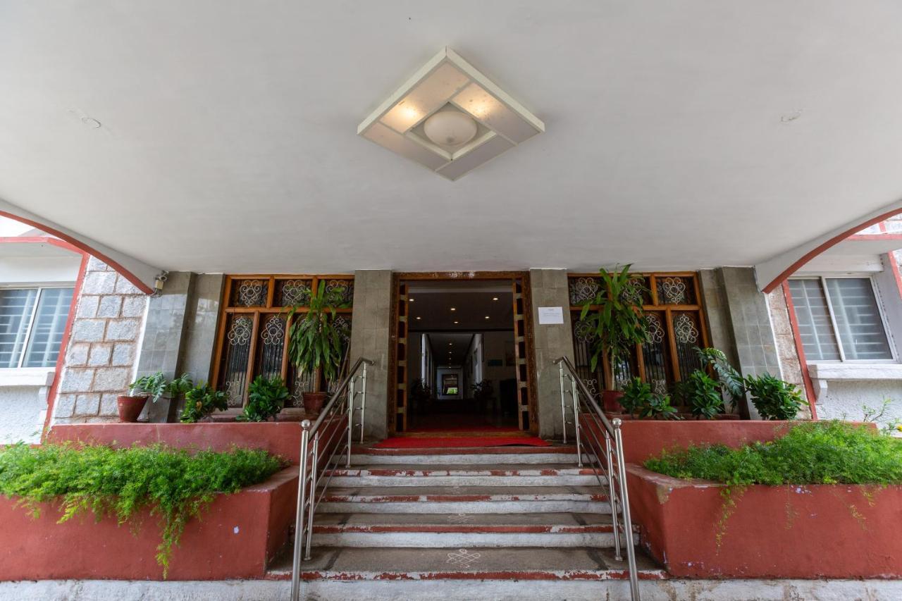 Kstdc Hotel Mayura Bhuvaneshwari Kamalapur Hampi Exteriör bild