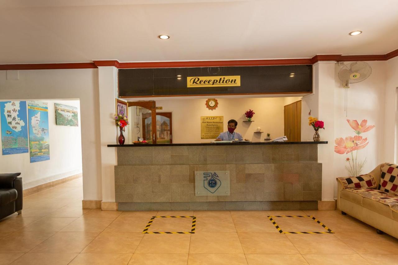 Kstdc Hotel Mayura Bhuvaneshwari Kamalapur Hampi Exteriör bild