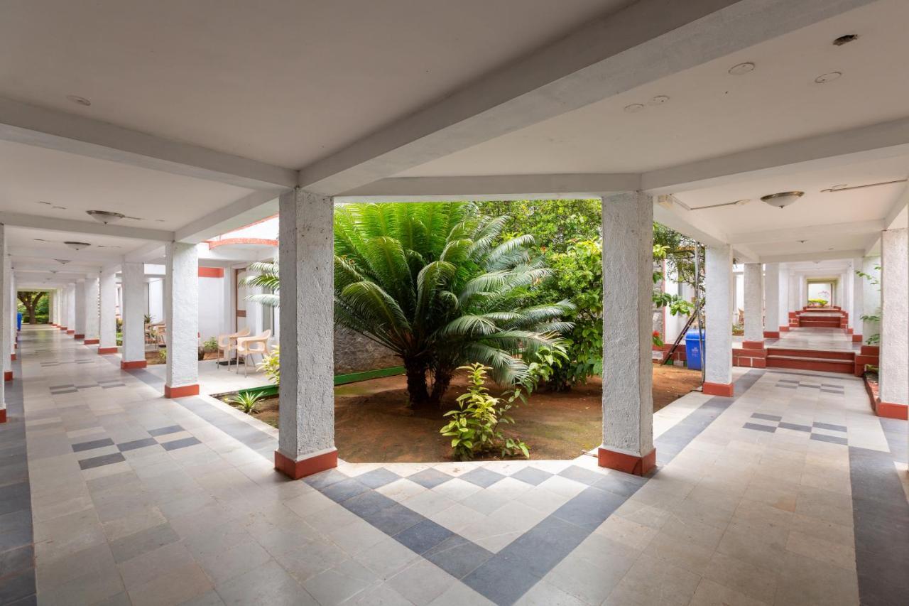 Kstdc Hotel Mayura Bhuvaneshwari Kamalapur Hampi Exteriör bild