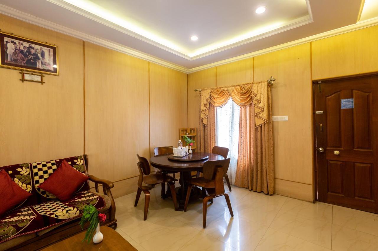 Kstdc Hotel Mayura Bhuvaneshwari Kamalapur Hampi Exteriör bild