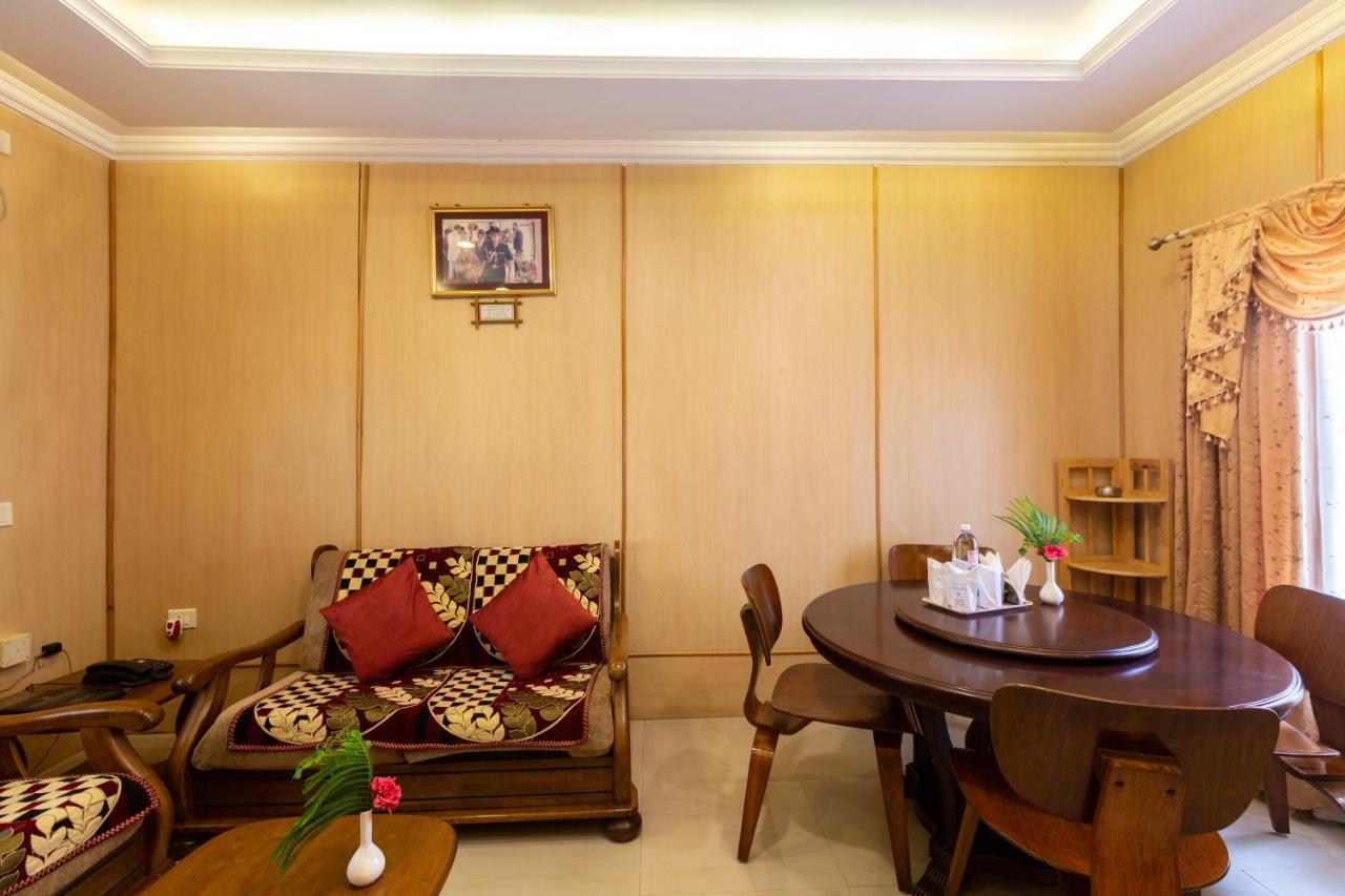 Kstdc Hotel Mayura Bhuvaneshwari Kamalapur Hampi Exteriör bild