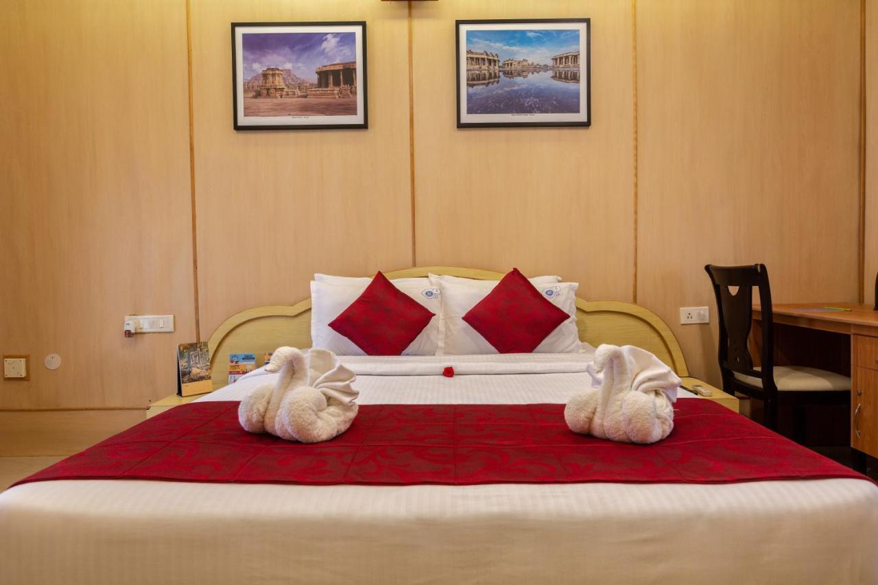 Kstdc Hotel Mayura Bhuvaneshwari Kamalapur Hampi Exteriör bild