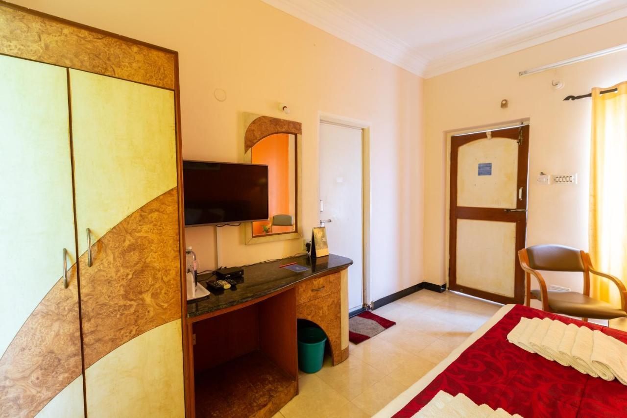 Kstdc Hotel Mayura Bhuvaneshwari Kamalapur Hampi Exteriör bild