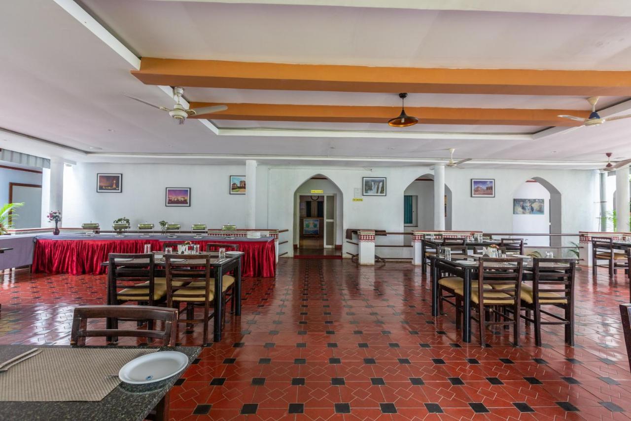 Kstdc Hotel Mayura Bhuvaneshwari Kamalapur Hampi Exteriör bild
