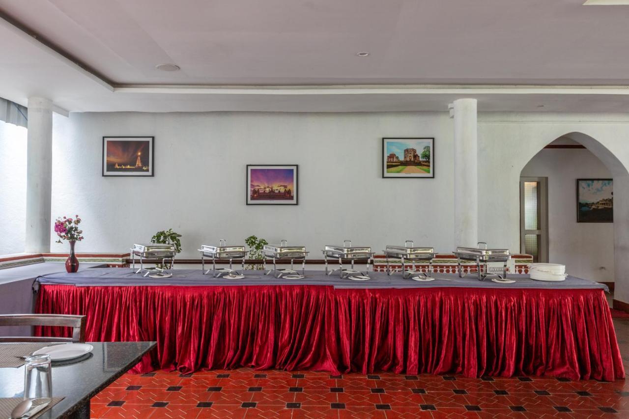 Kstdc Hotel Mayura Bhuvaneshwari Kamalapur Hampi Exteriör bild
