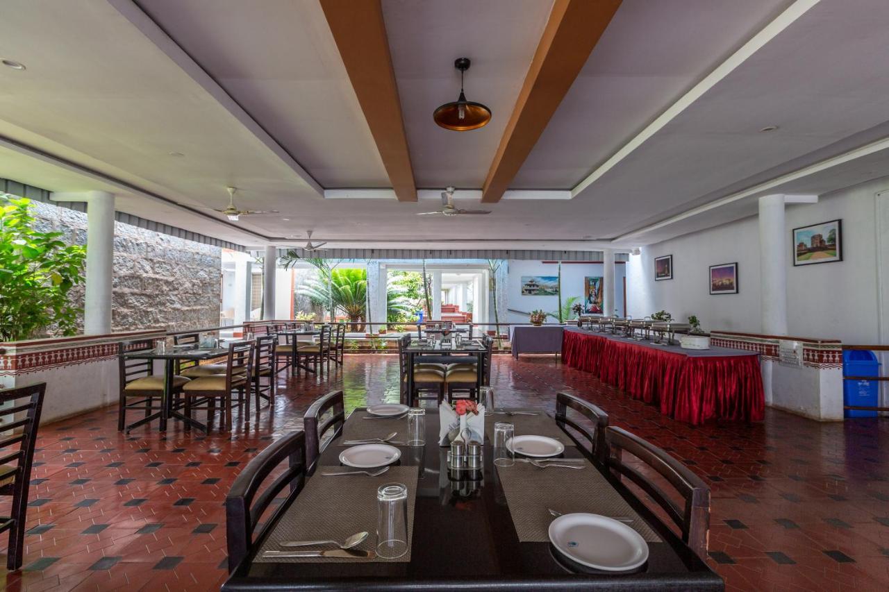 Kstdc Hotel Mayura Bhuvaneshwari Kamalapur Hampi Exteriör bild