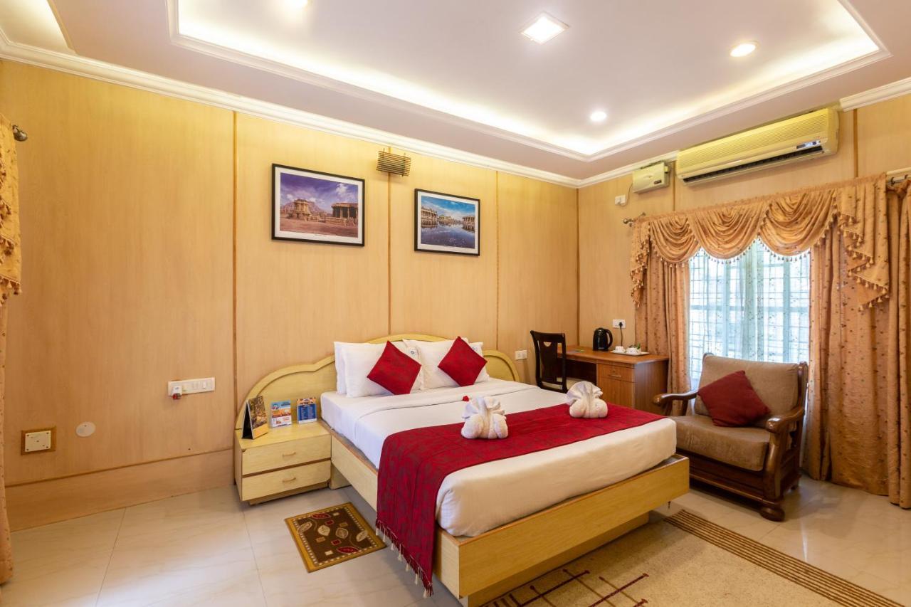 Kstdc Hotel Mayura Bhuvaneshwari Kamalapur Hampi Exteriör bild