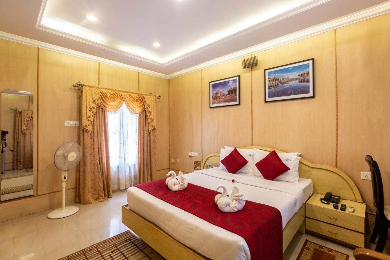 Kstdc Hotel Mayura Bhuvaneshwari Kamalapur Hampi Exteriör bild