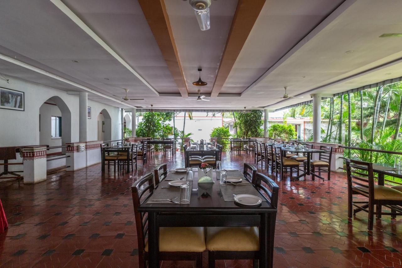 Kstdc Hotel Mayura Bhuvaneshwari Kamalapur Hampi Exteriör bild