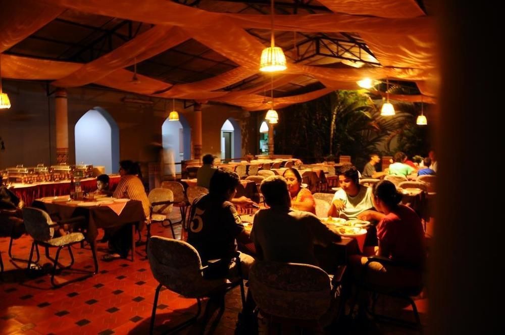 Kstdc Hotel Mayura Bhuvaneshwari Kamalapur Hampi Exteriör bild