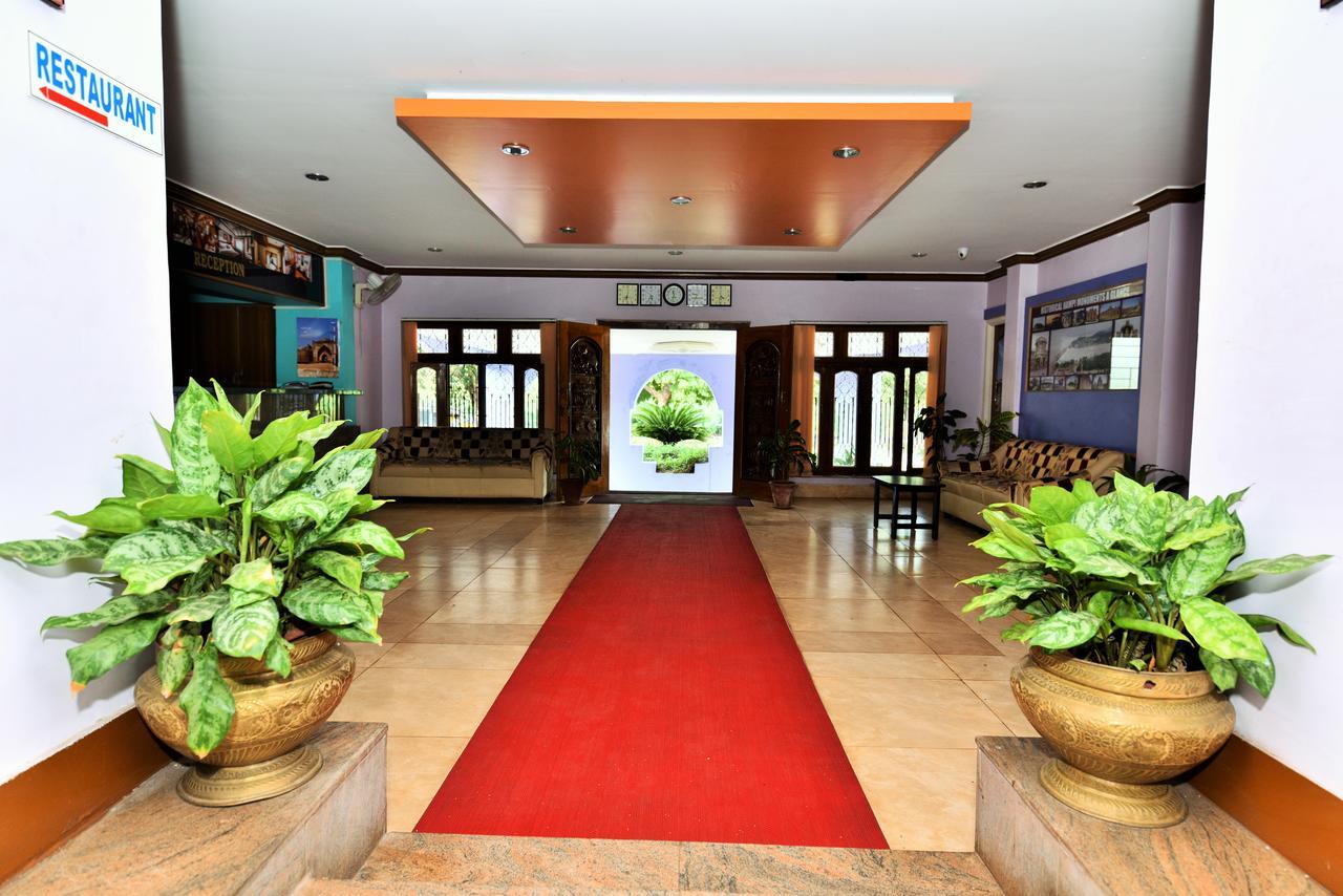 Kstdc Hotel Mayura Bhuvaneshwari Kamalapur Hampi Exteriör bild