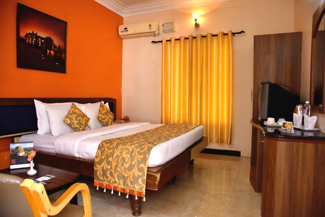 Kstdc Hotel Mayura Bhuvaneshwari Kamalapur Hampi Exteriör bild